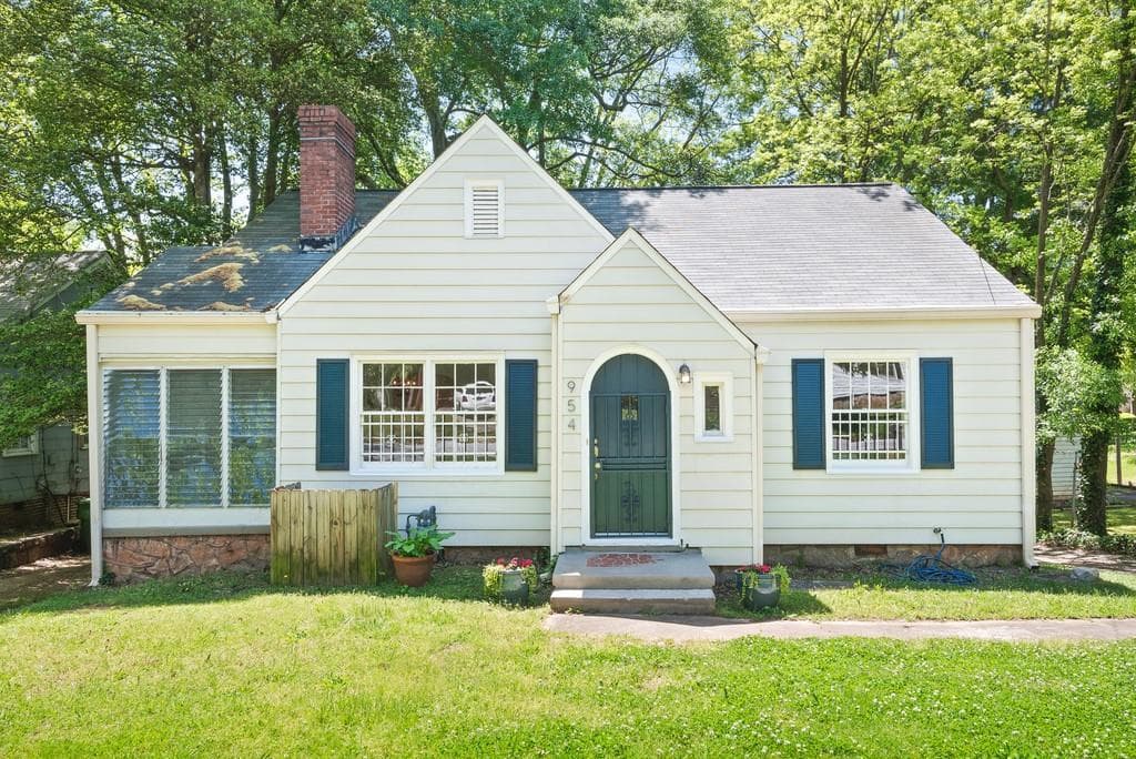 3 bedroom, 2 bathroom, 1,553 sq ft single family residence sold at 954 SYLVAN Place, Atlanta, GA 30310