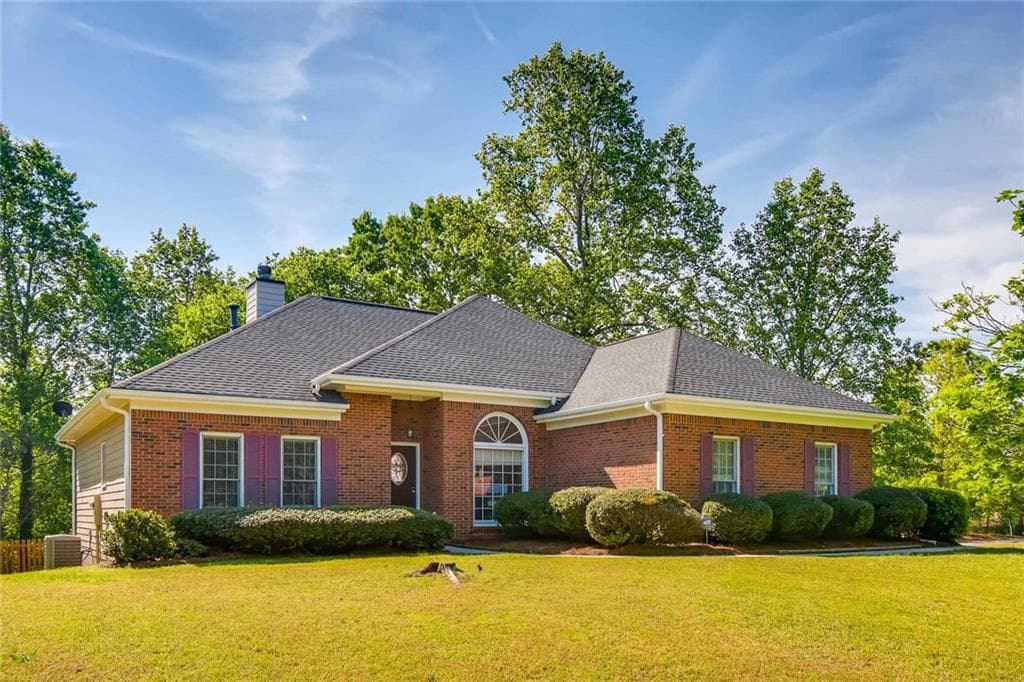 4 bedroom, 3 bathroom, 2,046 sq ft single family residence sold at 2825 Stratfield Court, Cumming, GA 30041