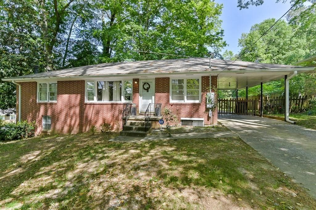 4 bedroom, 2 bathroom, 2,001 sq ft single family residence sold at 906 Parkway Drive, Smyrna, GA 30080