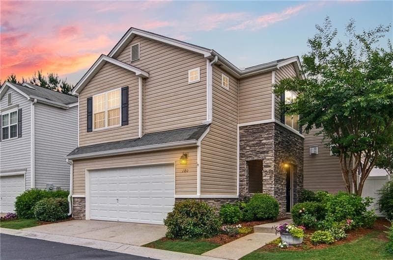 3 bedroom, 3 bathroom, 1,274 sq ft single family residence sold at 180 Swanee Lane, Woodstock, GA 30188