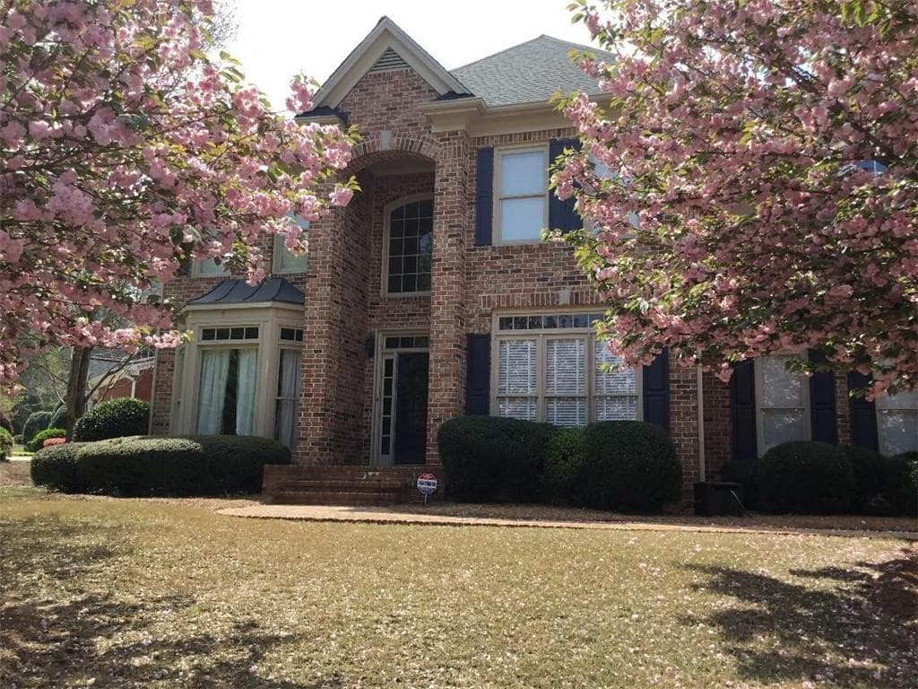 3 bedroom, 3 bathroom, 2,676 sq ft single family residence sold at 806 Vinings Estates Run, Mableton, GA 30126