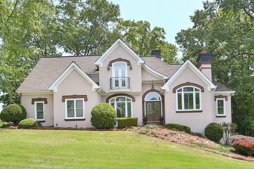 5 bedroom, 6 bathroom, 3,389 sq ft single family residence sold at 5535 Tenbury Way, Alpharetta, GA 30022