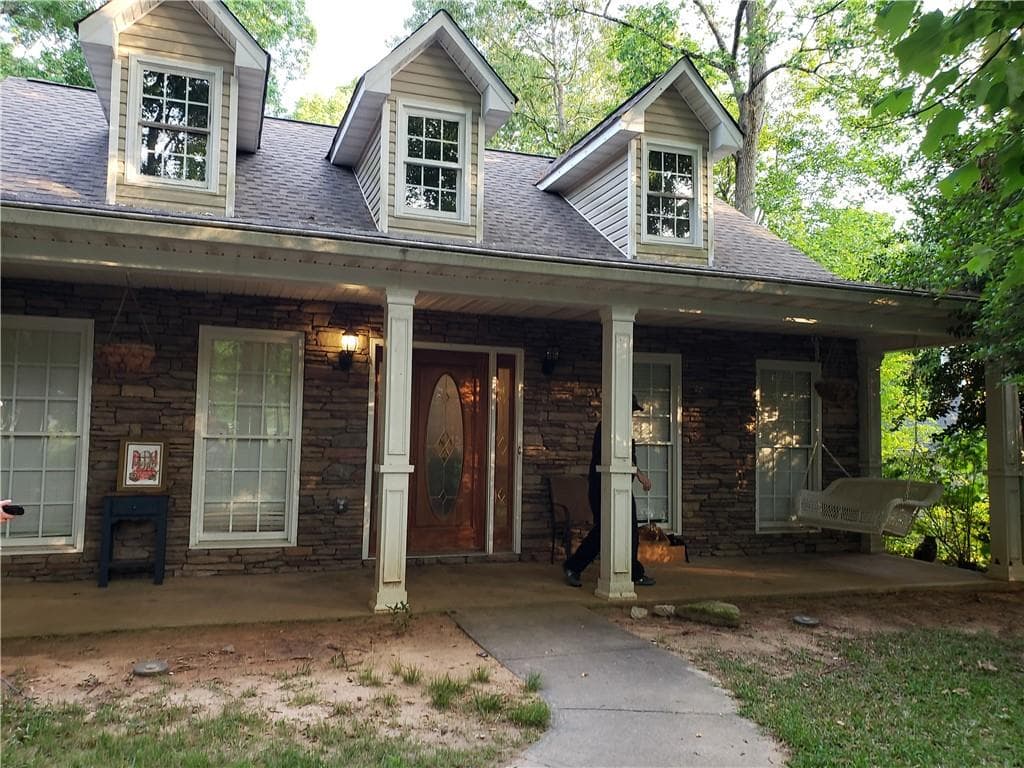 4 bedroom, 2 bathroom, 2,033 sq ft single family residence sold at 1385 Princeton View Court, Loganville, GA 30052 — photo 1 of 1