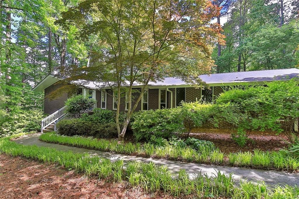 408 Dorsey Circle, Lilburn, GA 30047 — most recent listing photo