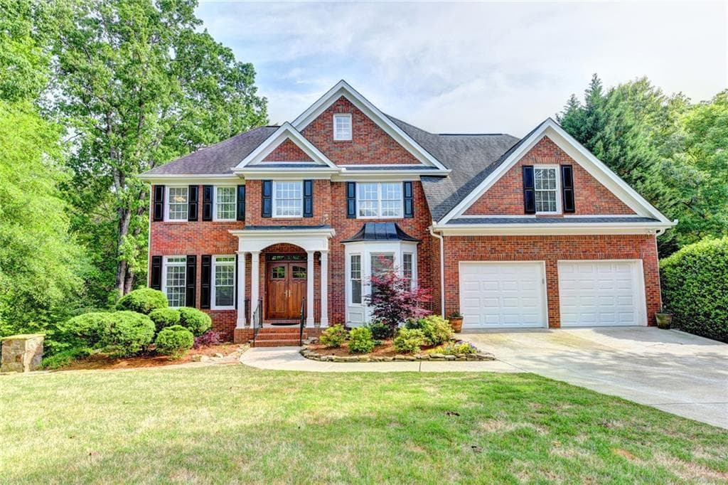 5 bedroom, 3 bathroom, 2,653 sq ft single family residence sold at 320 Aston Court, Alpharetta, GA 30022