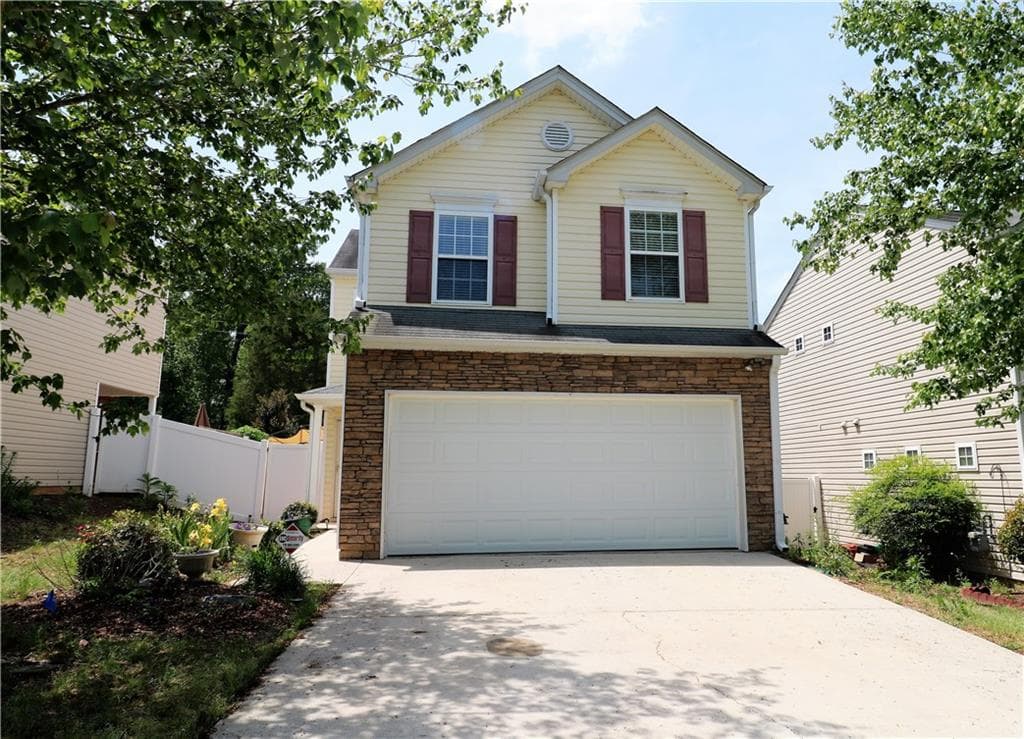 3 bedroom, 3 bathroom, 1,210 sq ft single family residence sold at 217 SILVER RIDGE Drive, Dallas, GA 30157