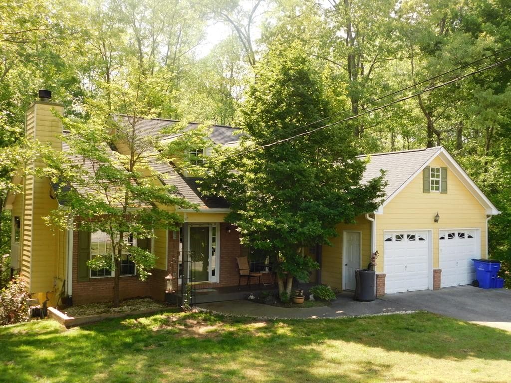 4 bedroom, 3 bathroom, 2,876 sq ft single family residence sold at 285 Summer Creek Drive, Dallas, GA 30157