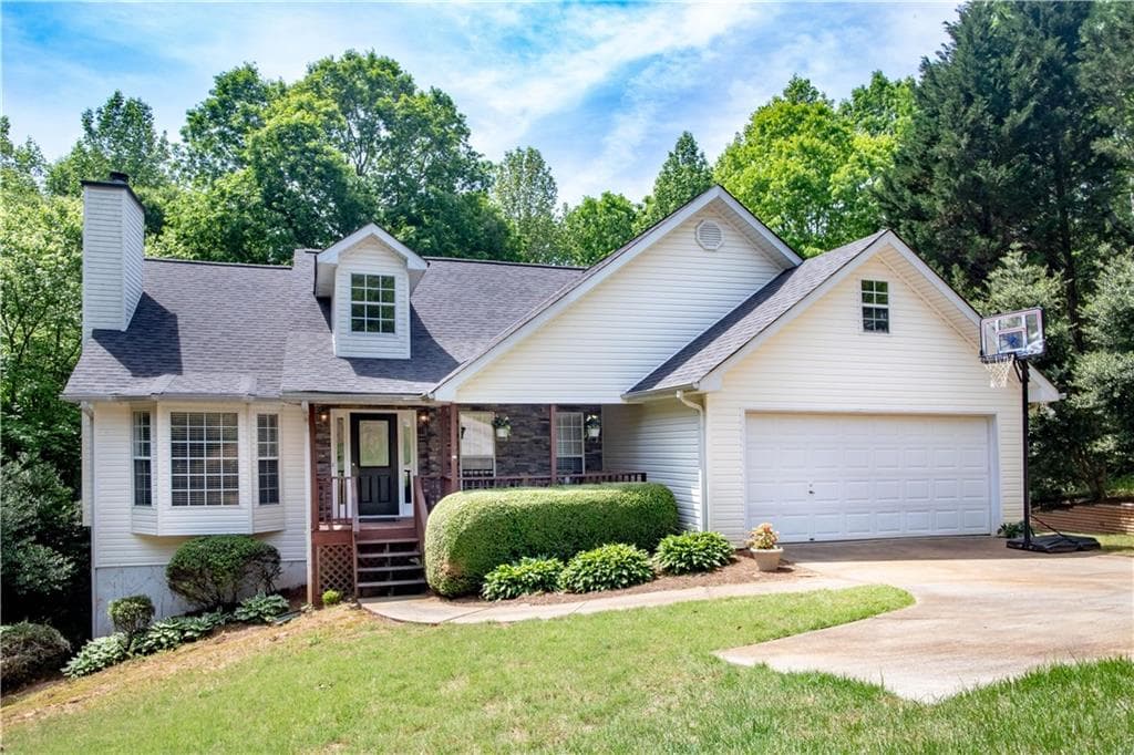 6338 Clearbrook Drive, Flowery Branch, GA 30542 — most recent listing photo