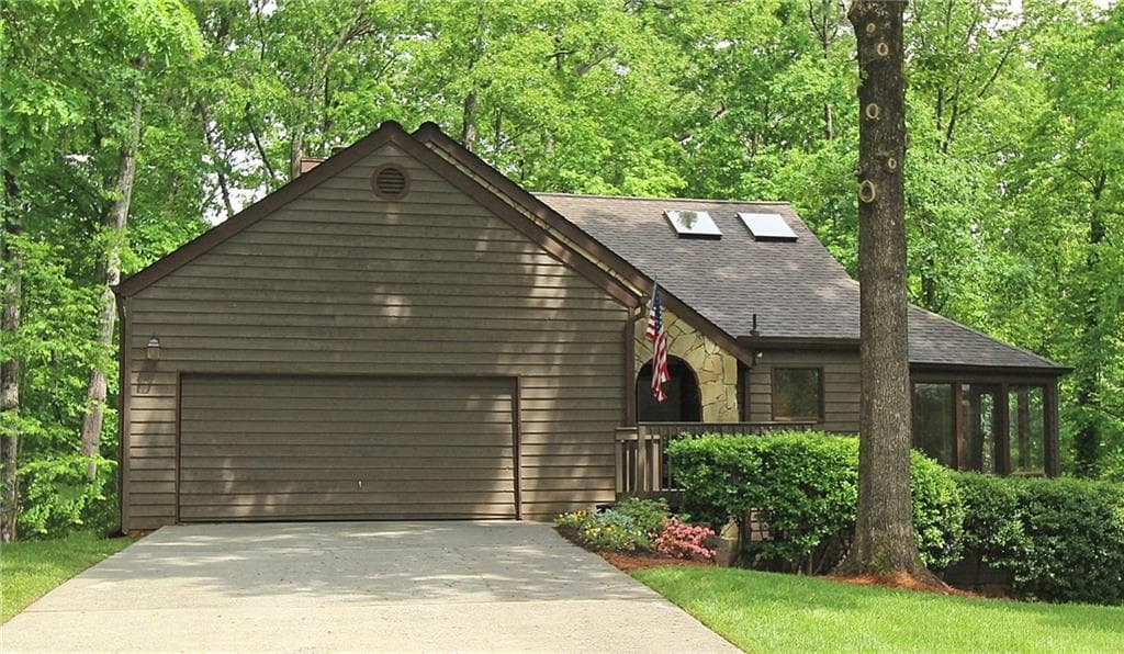 2668 Stonebrook Court, Roswell, GA 30075 — most recent listing photo