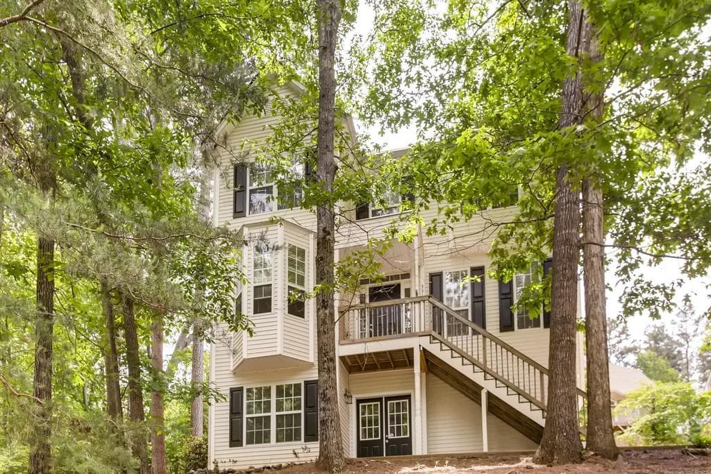 3 bedroom, 3 bathroom, 2,278 sq ft single family residence sold at 3340 Southshore Circle, Cumming, GA 30041
