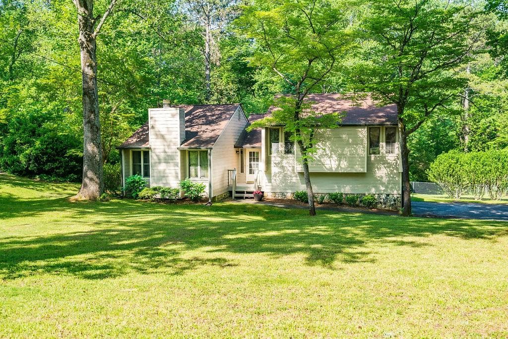 3 bedroom, 2 bathroom, 1,408 sq ft single family residence sold at 115 Creekview Drive, Woodstock, GA 30188