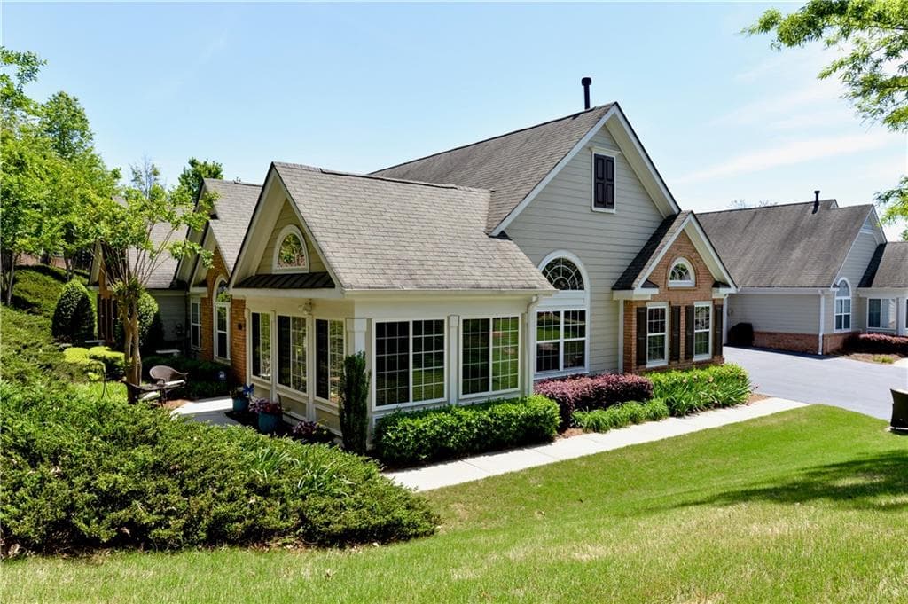 2 bedroom, 2 bathroom, 1,729 sq ft condominium sold at 6133 Menlow Court, Cumming, GA 30041