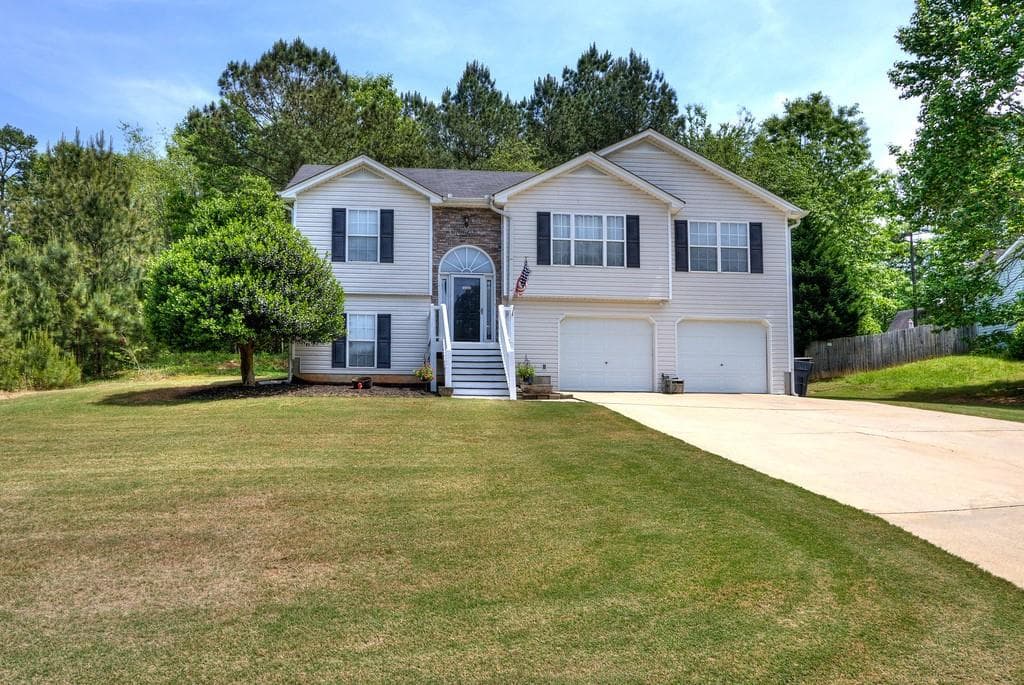 4 bedroom, 2 bathroom, 1,800 sq ft single family residence sold at 86 HUGH Avenue, Dallas, GA 30132