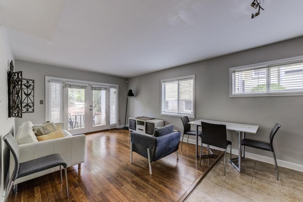 2 bedroom, 1 bathroom, 879 sq ft condominium sold at 212 Berean Avenue 1, Atlanta, GA 30316