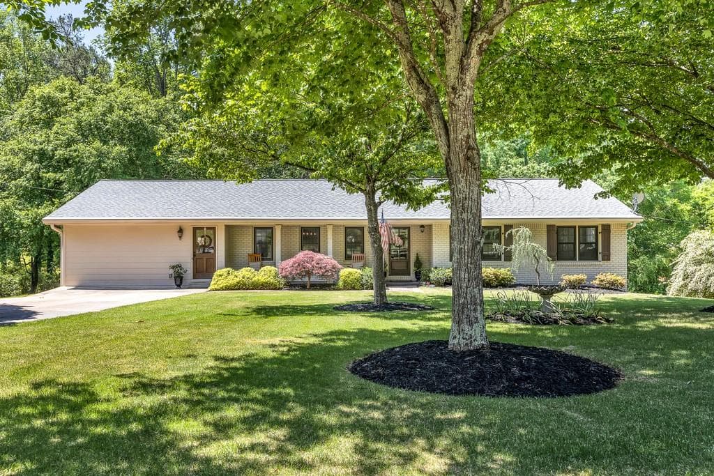 324 Meadow Drive, Alpharetta, GA 30009 — most recent listing photo