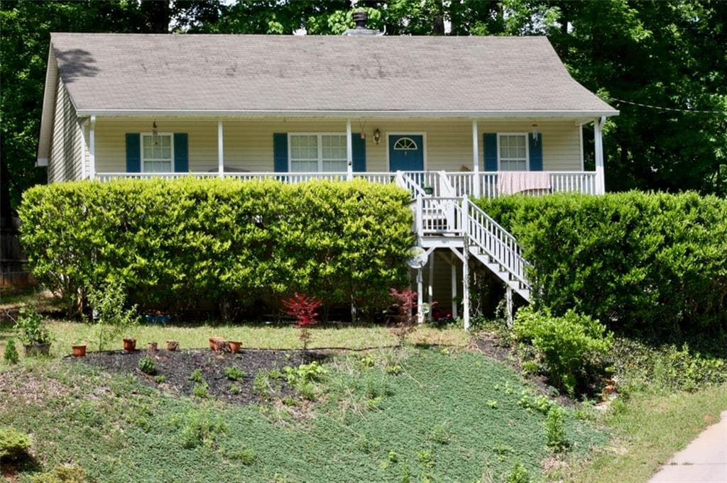 3 bedroom, 2 bathroom, 1,112 sq ft single family residence sold at 417 Farm Brook Lane, Dallas, GA 30157