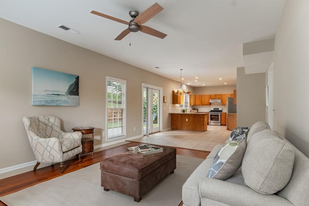 43 PARKSIDE Circle, Marietta, GA 30068 — most recent listing photo