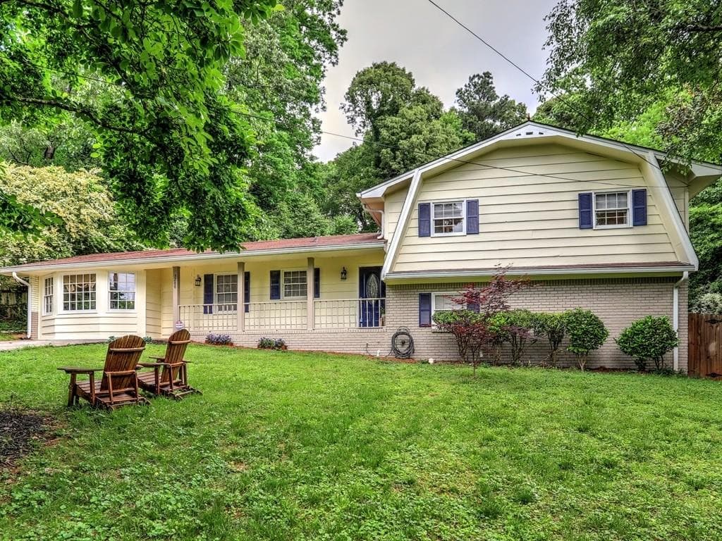 5 bedroom, 2 bathroom, 2,336 sq ft single family residence sold at 3288 Maxwell Drive, Marietta, GA 30060