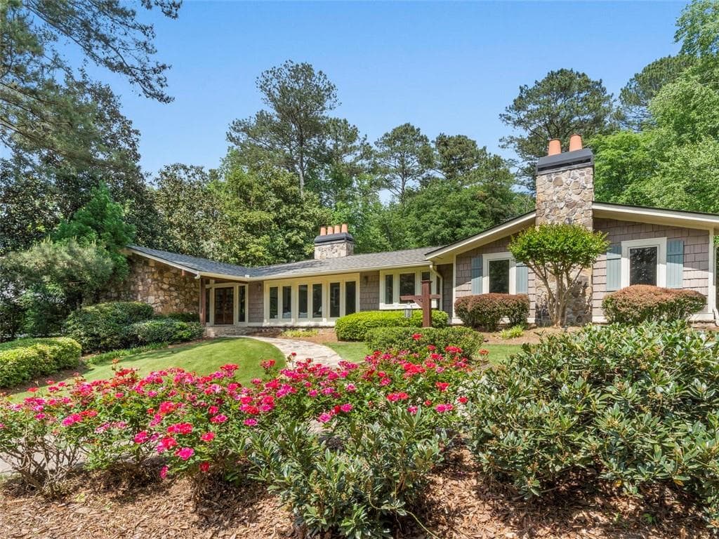 5 bedroom, 4 bathroom single family residence sold at 6205 MOUNTAIN BROOK Lane, Sandy Springs, GA 30328