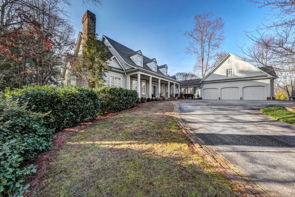 5 bedroom, 6 bathroom, 7,100 sq ft single family residence sold at 475 Mount Paran Road, Atlanta, GA 30327