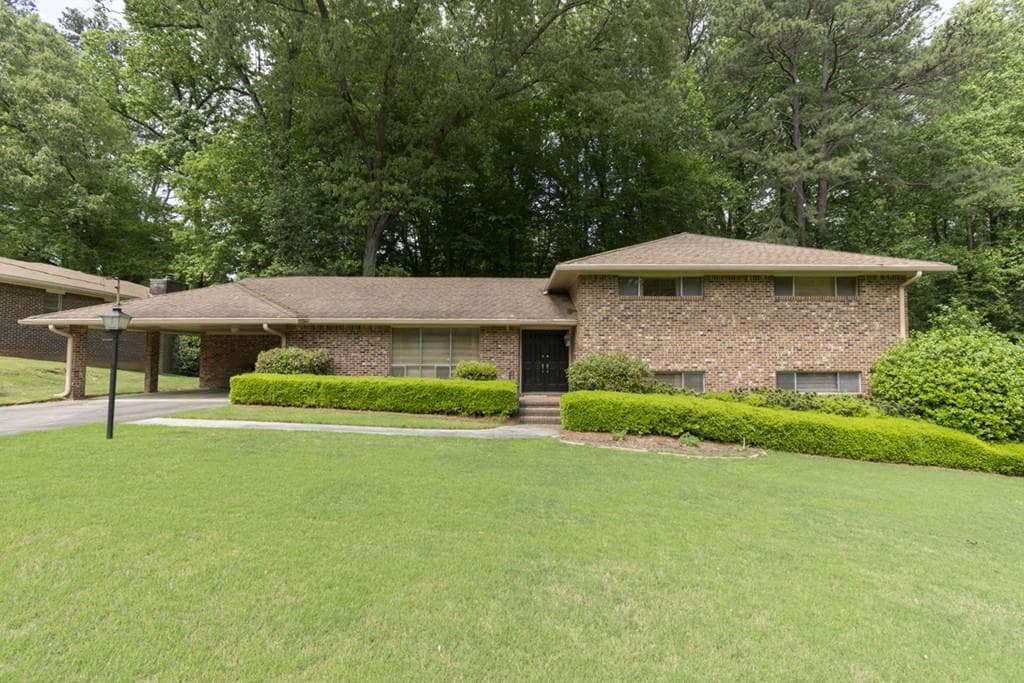 4 bedroom, 3 bathroom, 2,768 sq ft single family residence sold at 1542 High Haven Court, Atlanta, GA 30329