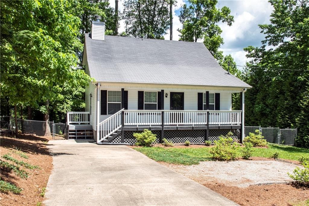 3 bedroom, 2 bathroom, 1,480 sq ft single family residence sold at 2520 Lakeview Trail, Cumming, GA 30041