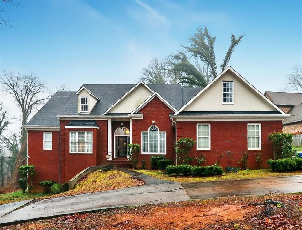 4 bedroom, 4 bathroom, 3,115 sq ft single family residence sold at 1570 NISKEY LAKE Road, Atlanta, GA 30331
