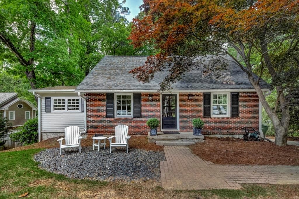 2710 Ridgemore Road, Atlanta, GA 30318 — most recent listing photo