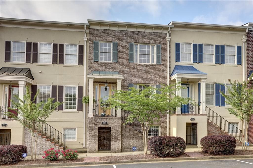 993 Pearl Point, Sandy Springs, GA 30328 — most recent listing photo