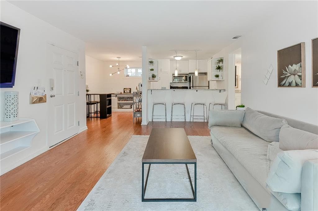 1 bedroom, 1 bathroom, 720 sq ft condominium sold at 1445 Monroe Drive E19, Atlanta, GA 30324