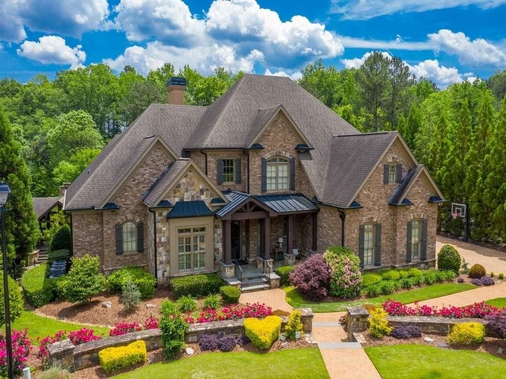 5 bedroom, 7 bathroom, 7,220 sq ft single family residence sold at 1370 WYNBROOK Trace, Smyrna, GA 30126