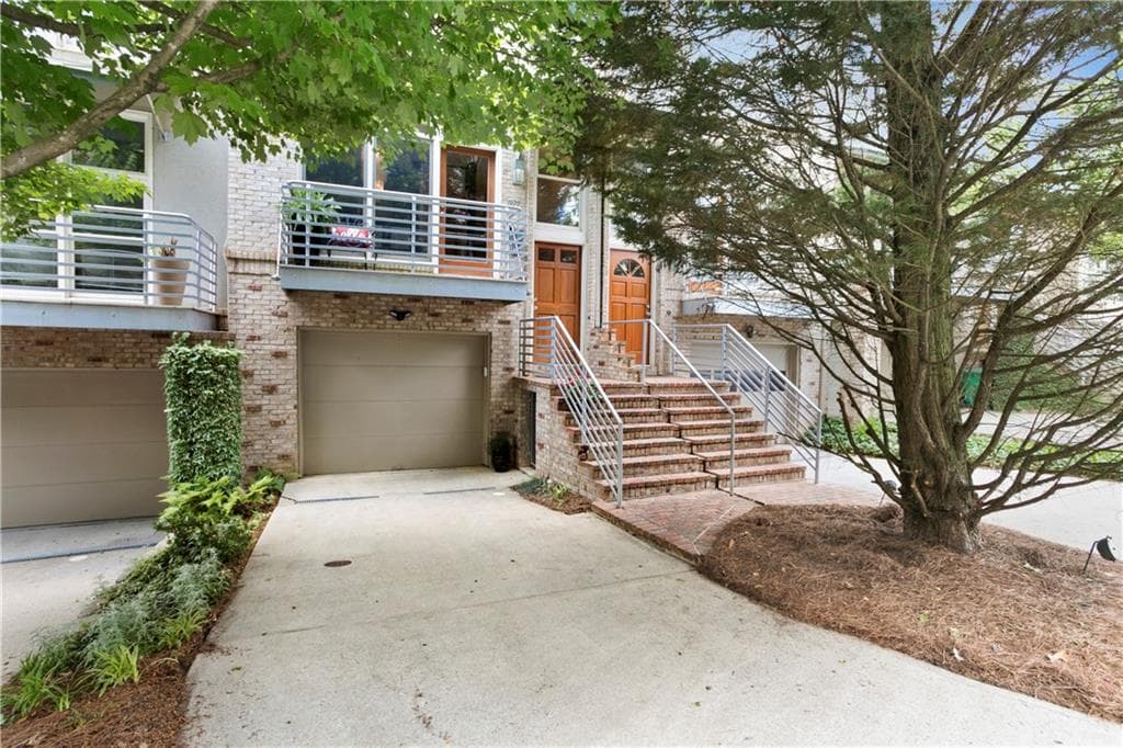 2 bedroom, 3 bathroom, 2,143 sq ft townhouse sold at 1279 Peachtree View, Brookhaven, GA 30319