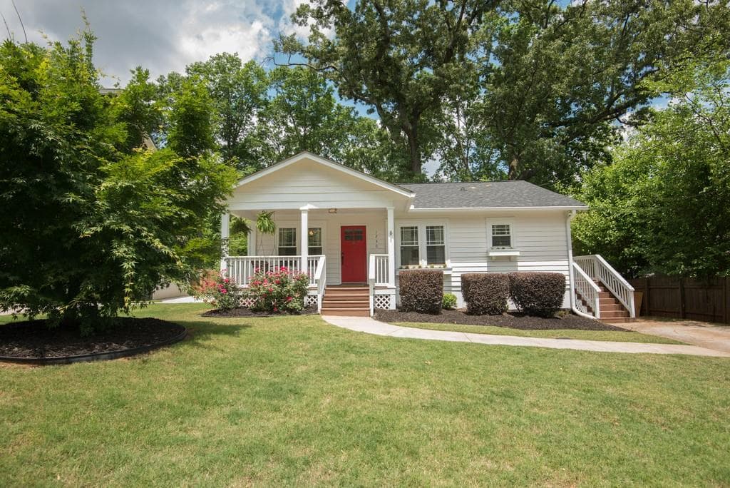 3 bedroom, 1 bathroom, 1,080 sq ft single family residence sold at 1230 OAK GROVE Avenue, Atlanta, GA 30316