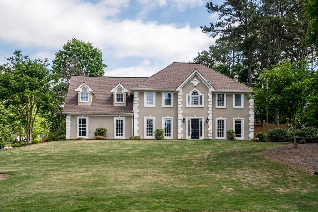 3 bedroom, 3 bathroom, 2,957 sq ft single family residence sold at 11895 Highland Colony Drive, Roswell, GA 30075