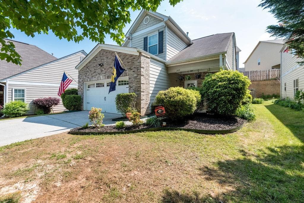 209 Cole Court, Canton, GA 30114 — most recent listing photo
