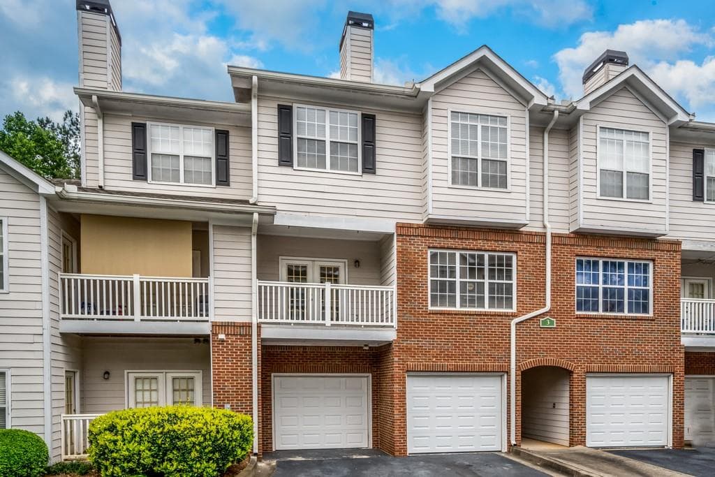 3 bedroom, 3 bathroom, 1,882 sq ft condominium sold at 308 Spring Heights Lane 308, Smyrna, GA 30080