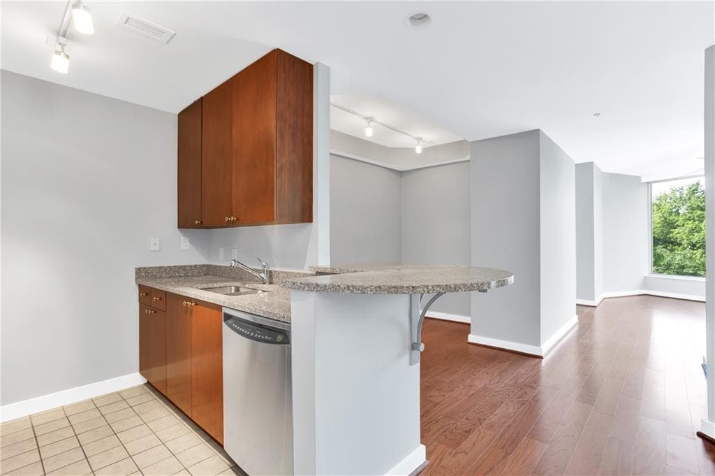 3338 Peachtree Road 304, Atlanta, GA 30326 — most recent listing photo