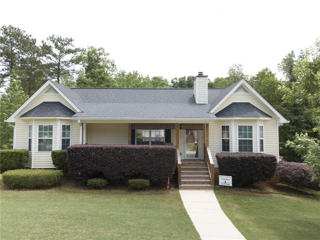 3 bedroom, 3 bathroom single family residence sold at 4810 Blue Rock Court, Douglasville, GA 30135