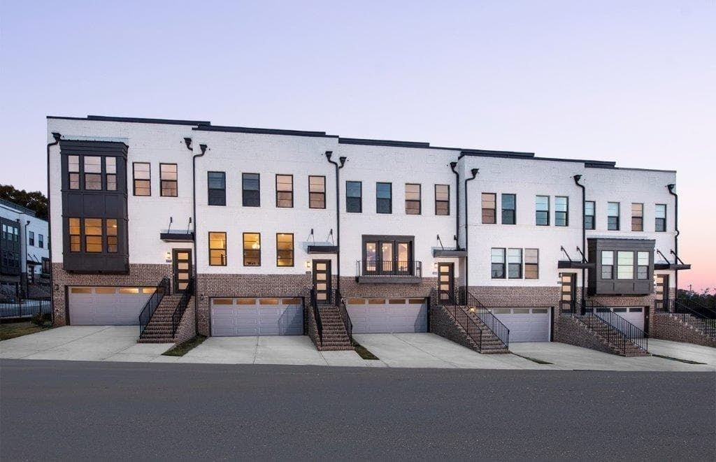 3 bedroom, 5 bathroom, 3,000 sq ft townhouse sold at 4374 Benfield Way, Smyrna, GA 30080