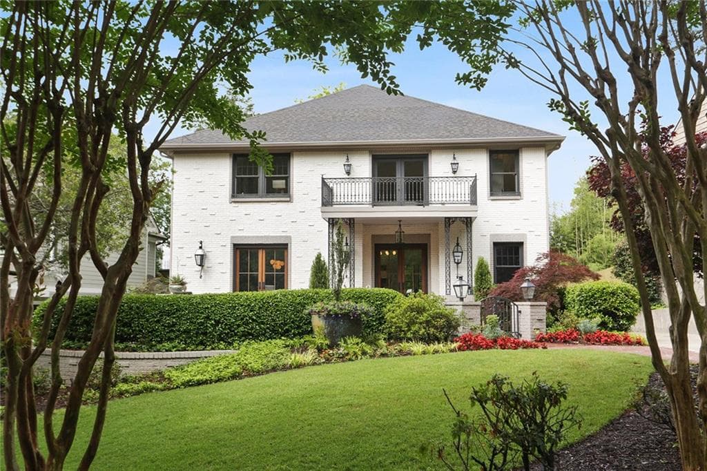 4 bedroom, 5 bathroom, 3,420 sq ft single family residence sold at 571 Pelham Road, Atlanta, GA 30324
