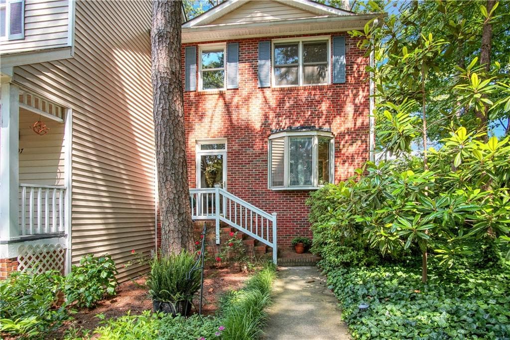 1295 Minhinette Drive, Roswell, GA 30075 — most recent listing photo