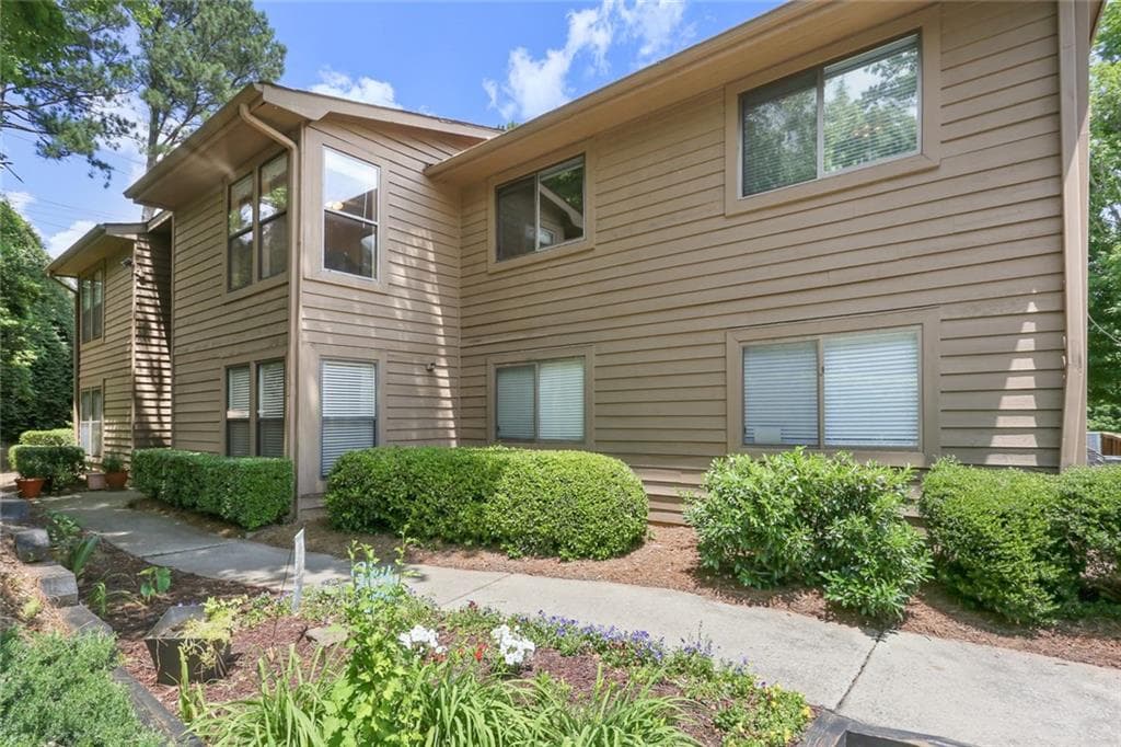 1704 Parkaire Crossing, Marietta, GA 30068 — most recent listing photo