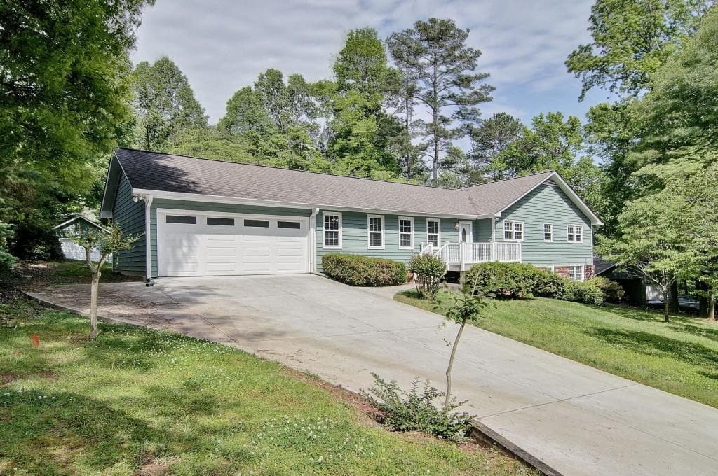 5 bedroom, 3 bathroom, 1,830 sq ft single family residence sold at 4628 Glenforest Drive, Roswell, GA 30075