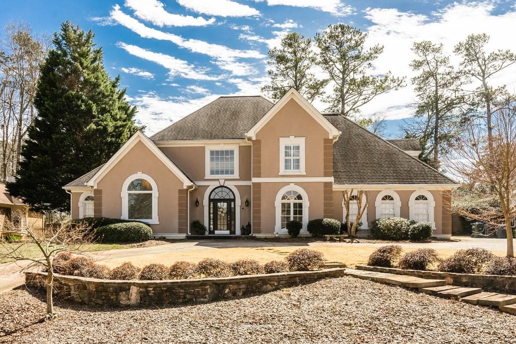 4 bedroom, 4 bathroom, 4,139 sq ft single family residence sold at 320 Wexford Glen, Roswell, GA 30075