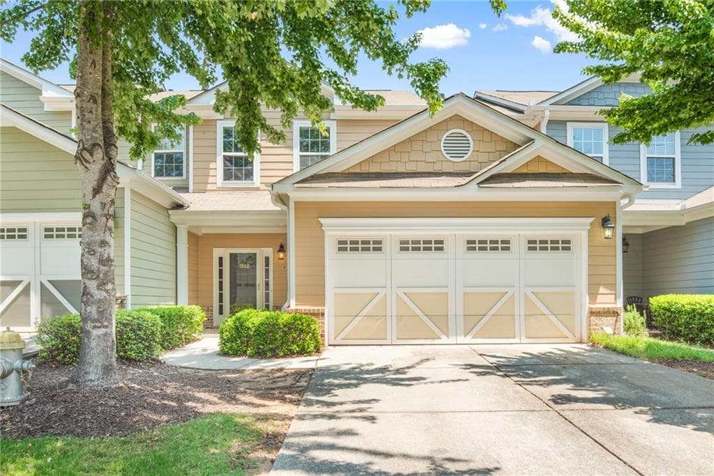 3 bedroom, 3 bathroom, 1,864 sq ft townhouse sold at 1882 South Hampton Lane, Atlanta, GA 30316