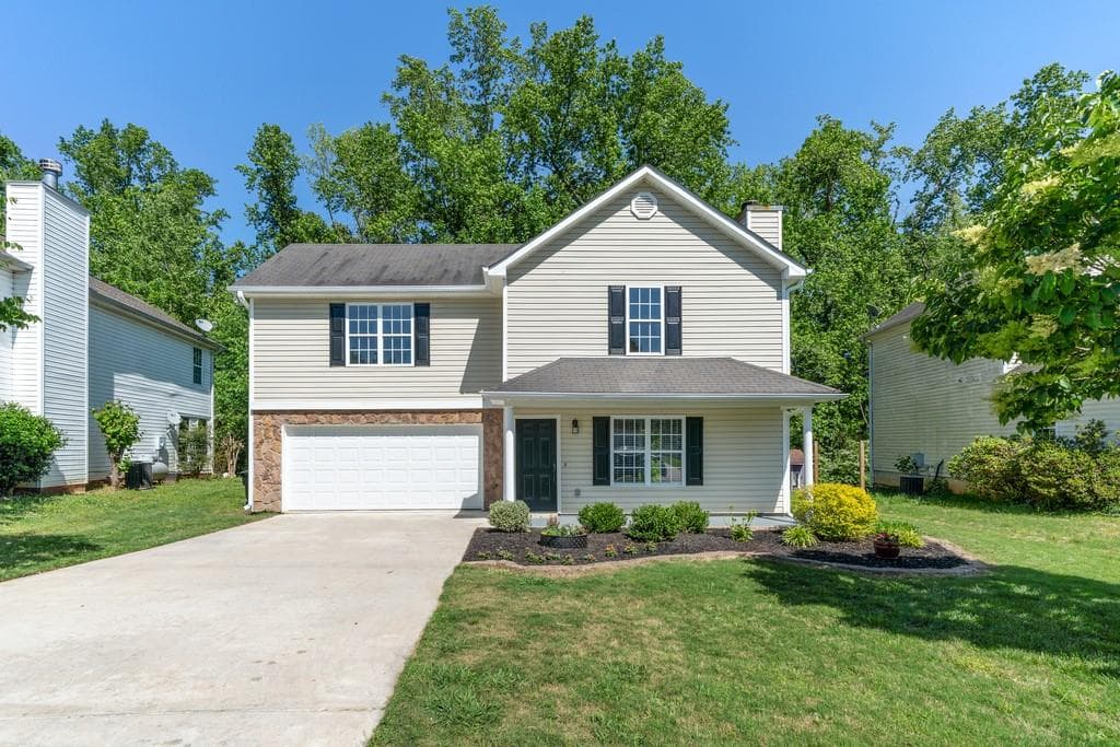 3 bedroom, 2 bathroom single family residence sold at 147 Richmond Drive, Dawsonville, GA 30534