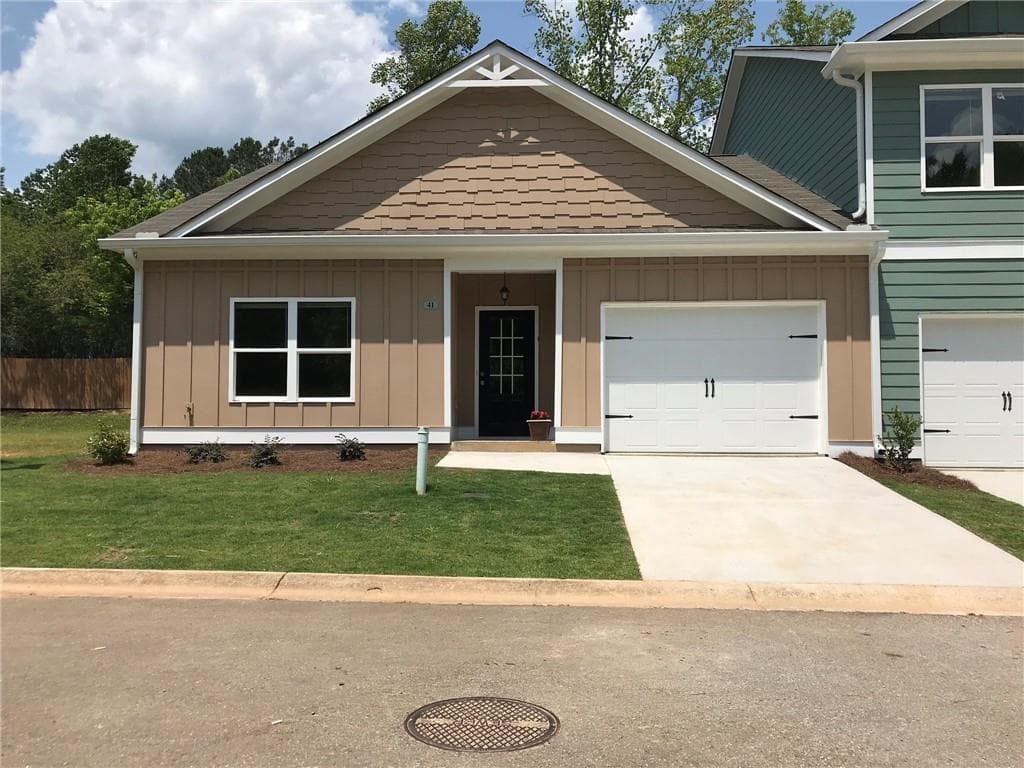3 bedroom, 2 bathroom, 1,456 sq ft townhouse sold at 41 Towne Club Drive, Jasper, GA 30143