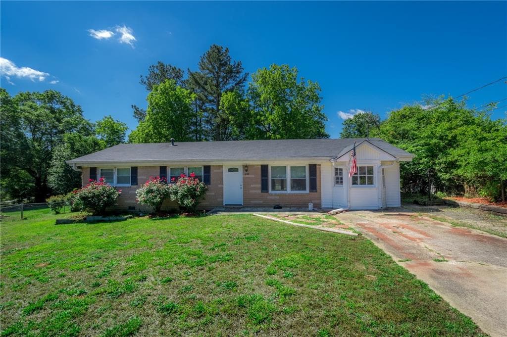 3 bedroom, 1 bathroom, 1,466 sq ft single family residence sold at 1044 Mountain View Road, Conyers, GA 30012
