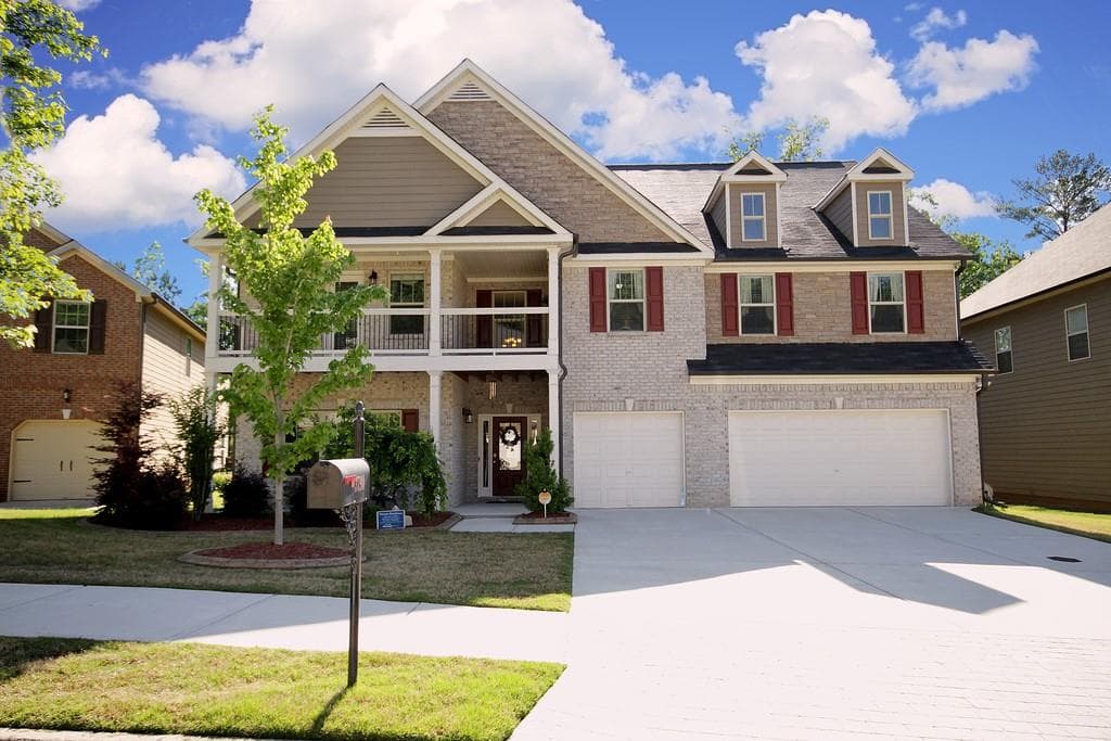 6 bedroom, 6 bathroom, 5,372 sq ft single family residence sold at 3790 Lindsy Brooke Court, Douglasville, GA 30135