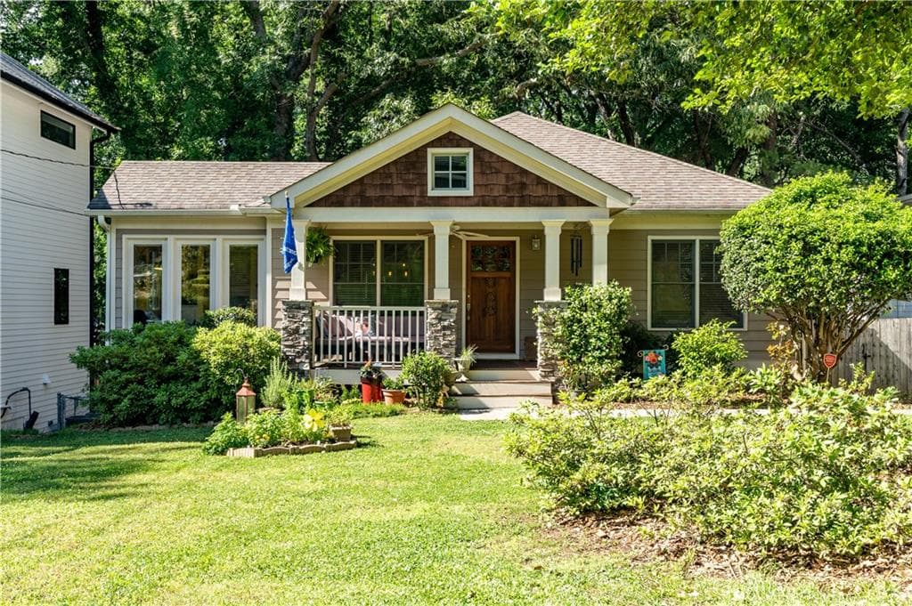 3 bedroom, 2 bathroom, 1,321 sq ft single family residence sold at 1678 Jobeth Avenue, Atlanta, GA 30316